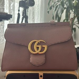 Gucci
Marmont leather handbag
Good condition
Pink, Leather
